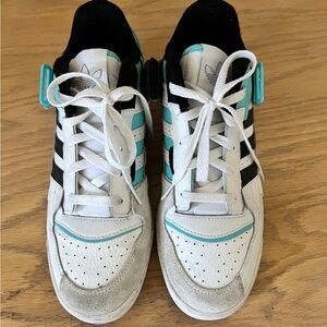 Adidas unisex sneakers